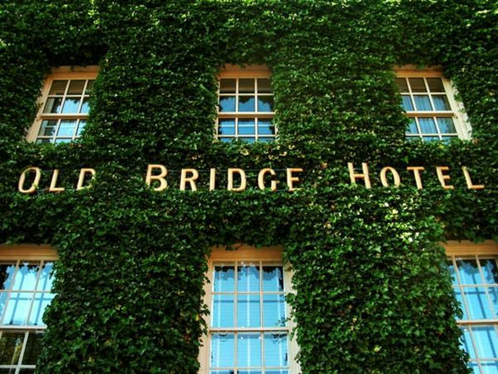Hotel The Old Bridge Huntingdon Esterno foto